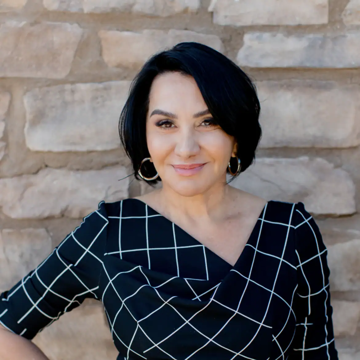 unnamed (1)squaretopcenter1170x1170q90